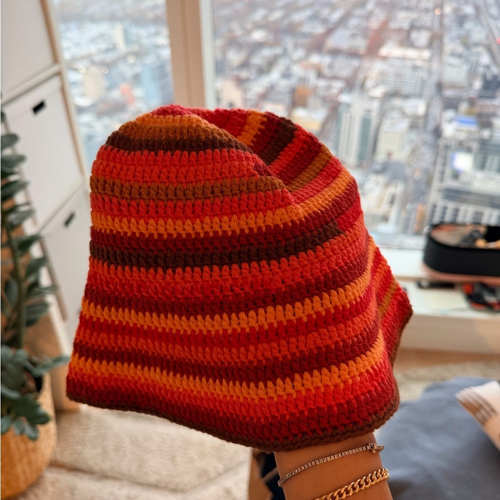 Zara tricot bucket hat